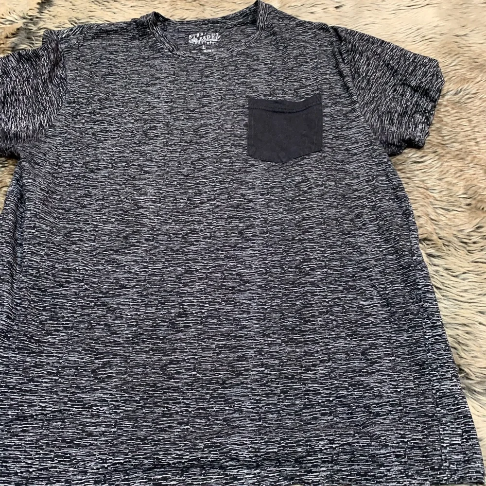 Straight Faded Contrast Pocket Tee black heathered with solid black pocket Sz L